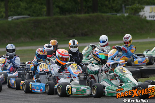 Lorenzo van Riet vooraan in startveld Rotax Juniors